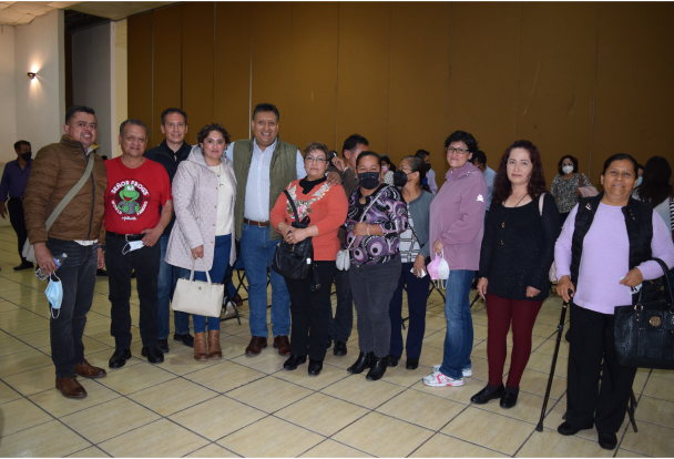 alfredo gomez palacios con maestros de secundarias